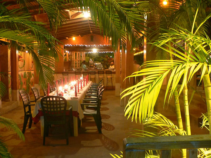 Sunrise Club Hotel