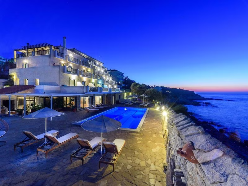 Cavos Bay Hotel