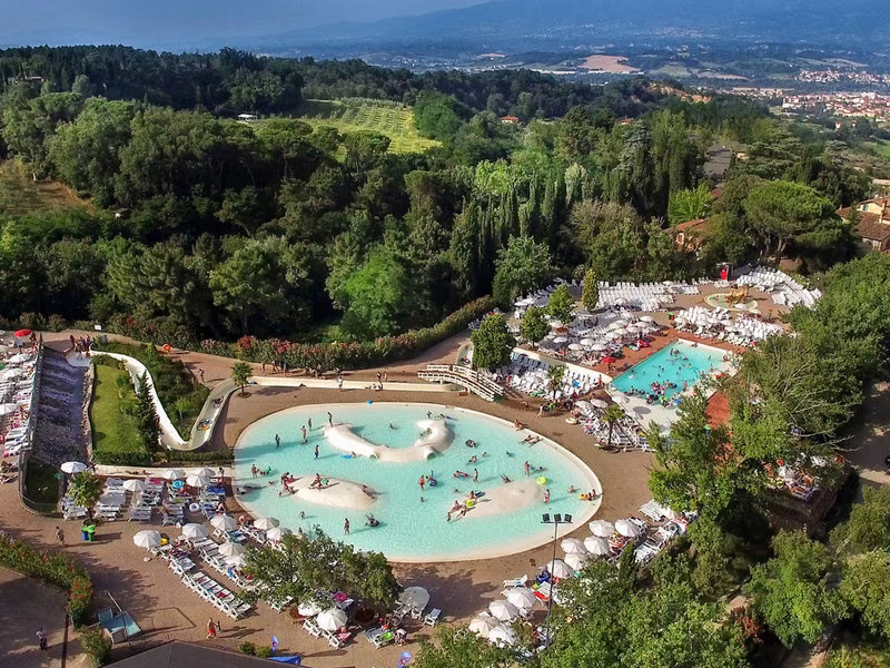 hu Norcenni Girasole Village