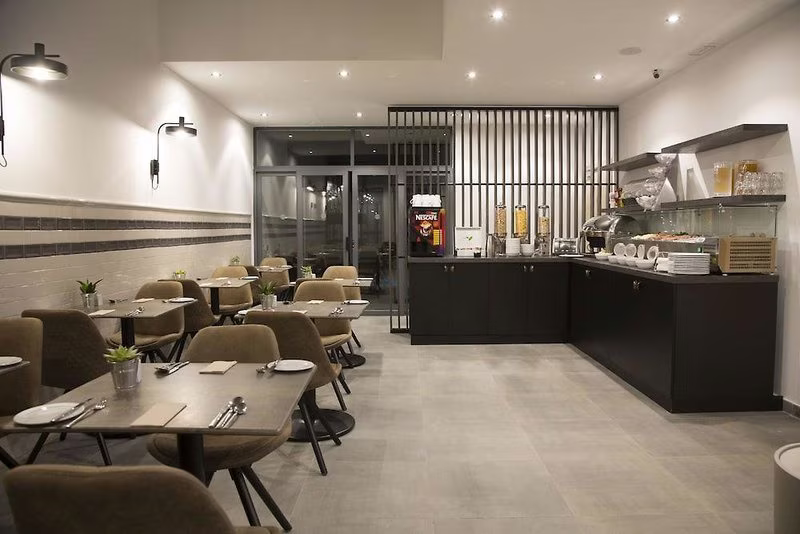 Mr Todd Hotel