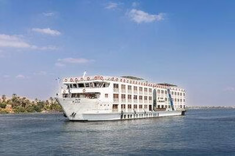 Nilkombi Nile Crown Deluxe + Club Paradisio El Gouna ****