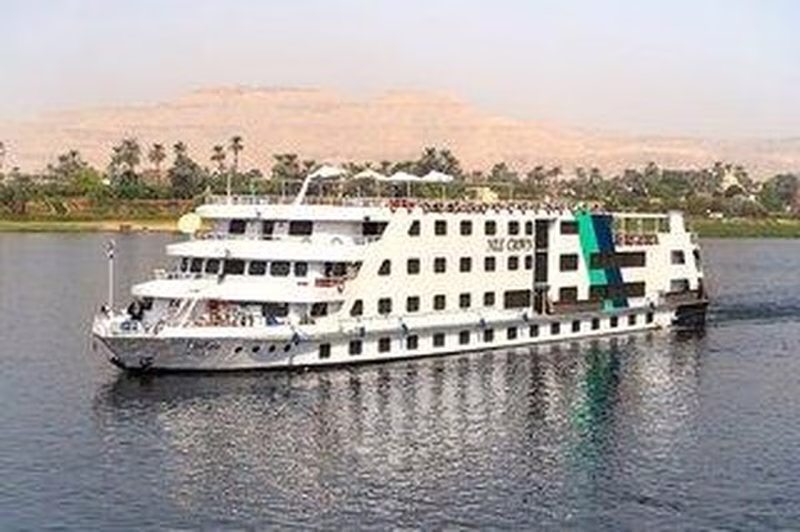 Nilkombi Nile Crown + Fort Arabesque - The West Bay ****