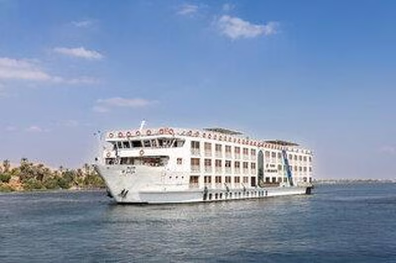 Nilkombi Nile Crown Deluxe + Fort Arabesque - The West Bay****