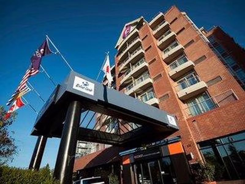 Coast Victoria Hotel & Marina by APA
