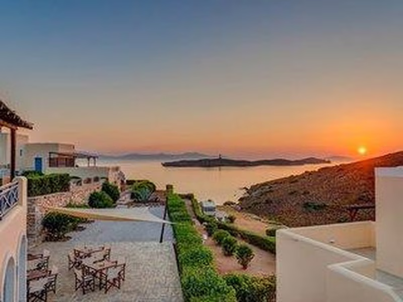 Sunrise Beach Suites