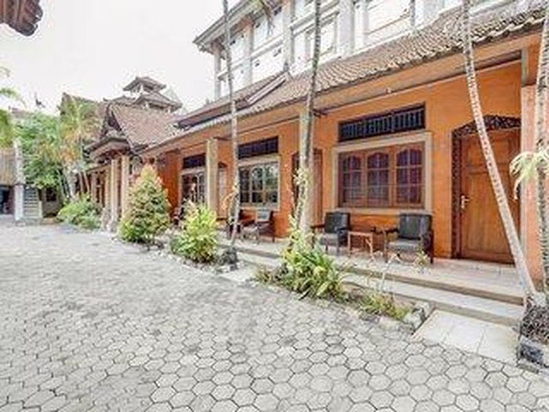 Super OYO 3261 Hotel Ratu