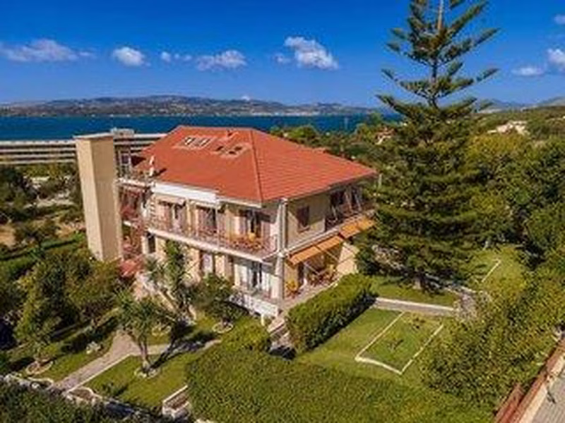 Lorenzo House Apartments