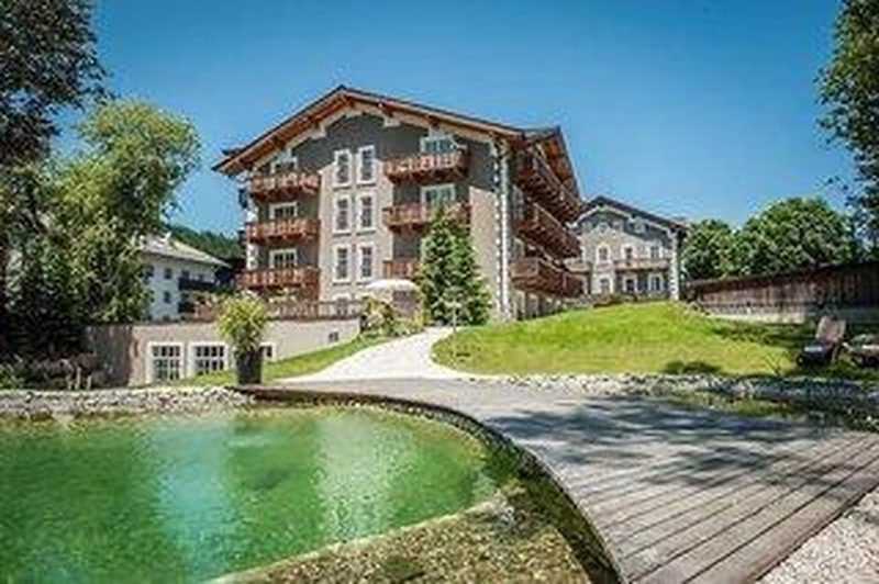 HENRI - Country House