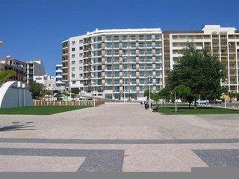 Edificio Monte Gordo Plaza