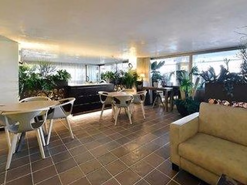 DOGE HOTEL