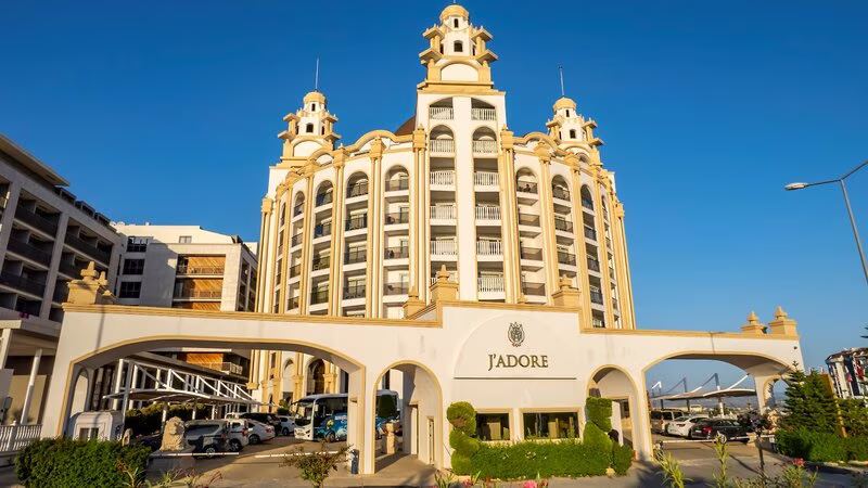 J'adore Deluxe Hotel & Spa