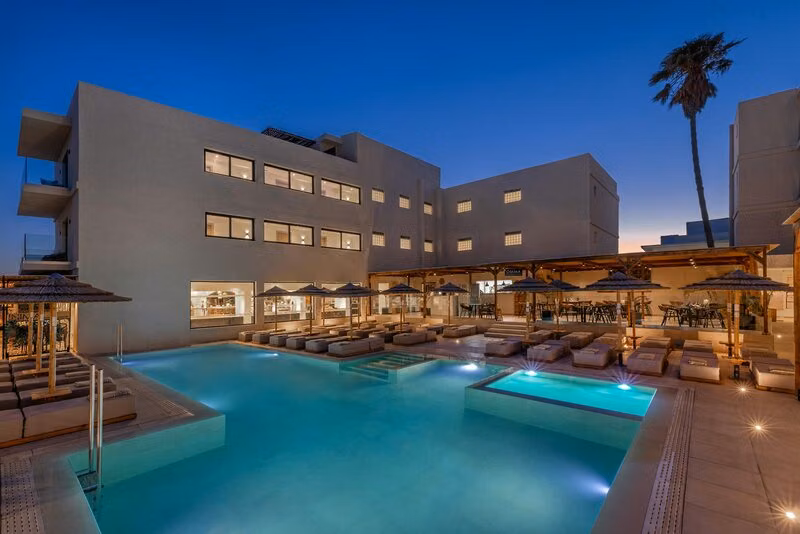Cabana Blu Hotel & Suites
