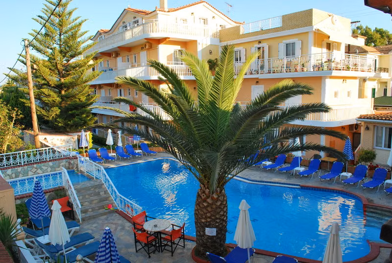 Planos Beach Hotel