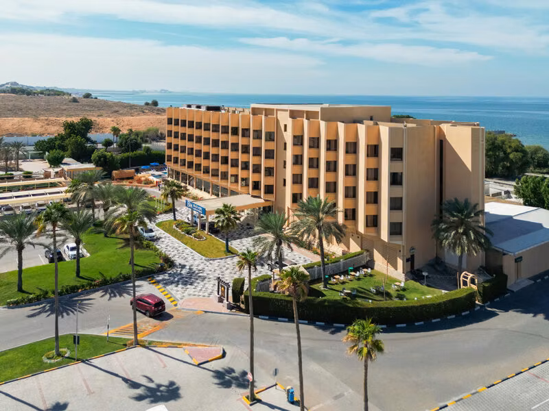 BM Beach Hotel