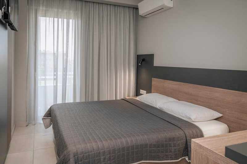 Elizabeth Queen Luxuxy Rooms