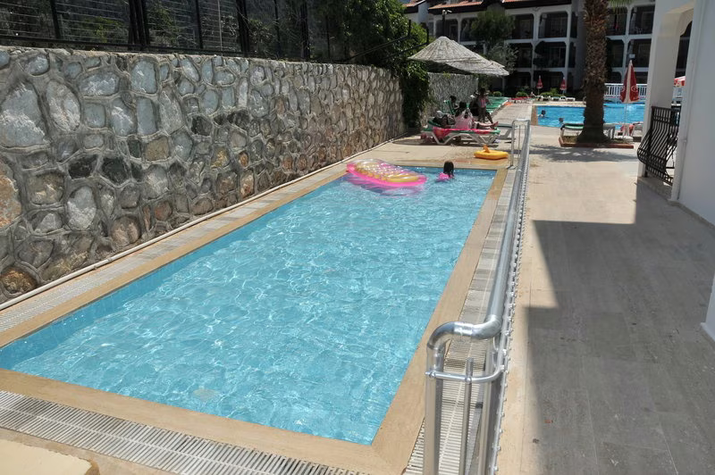 1C042534CE3A84B9CD4E49C98F1E0787