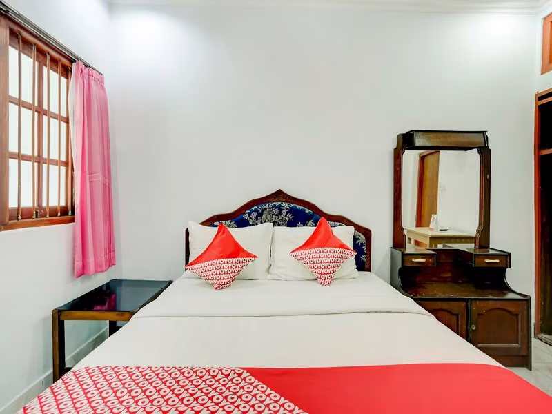 Super OYO 3261 Hotel Ratu