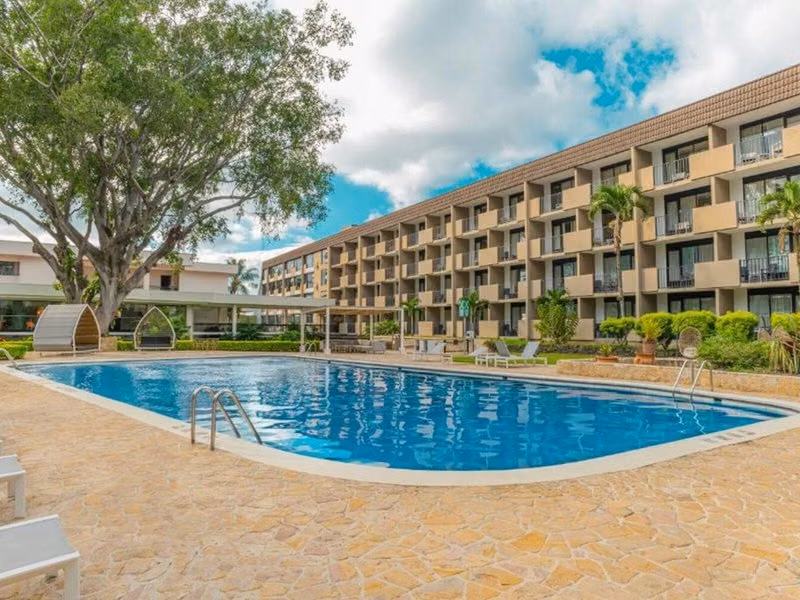 Irazu Hotel & Studios