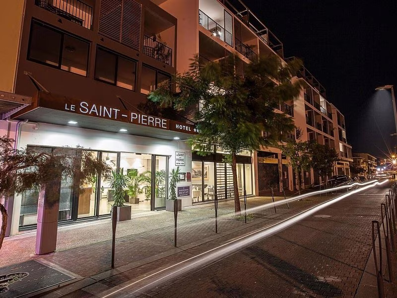 Le Saint Pierre Hotel