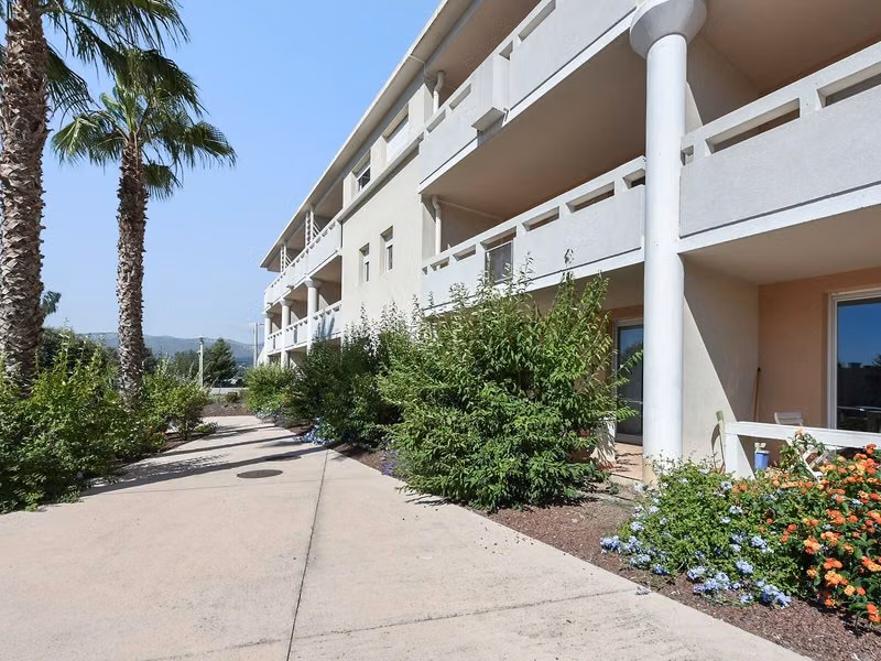 Comfort Aparthotel Six-Fours