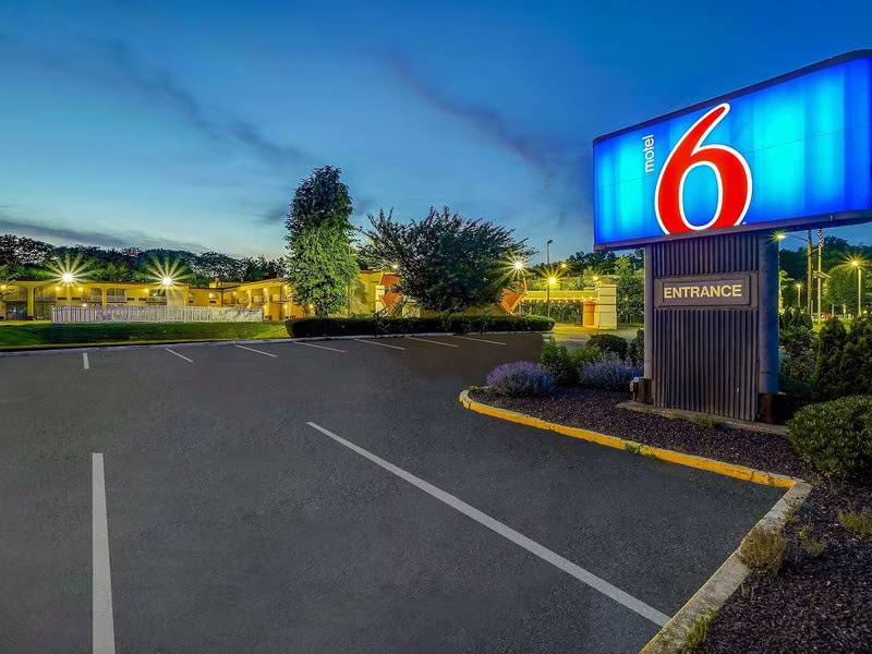 Motel 6 Lawrenceville