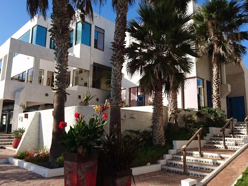 Las Rocas Resort & Spa