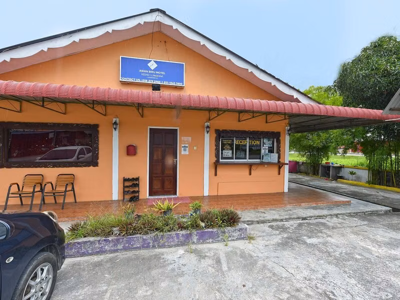 Awan Biru Motel by OYO
