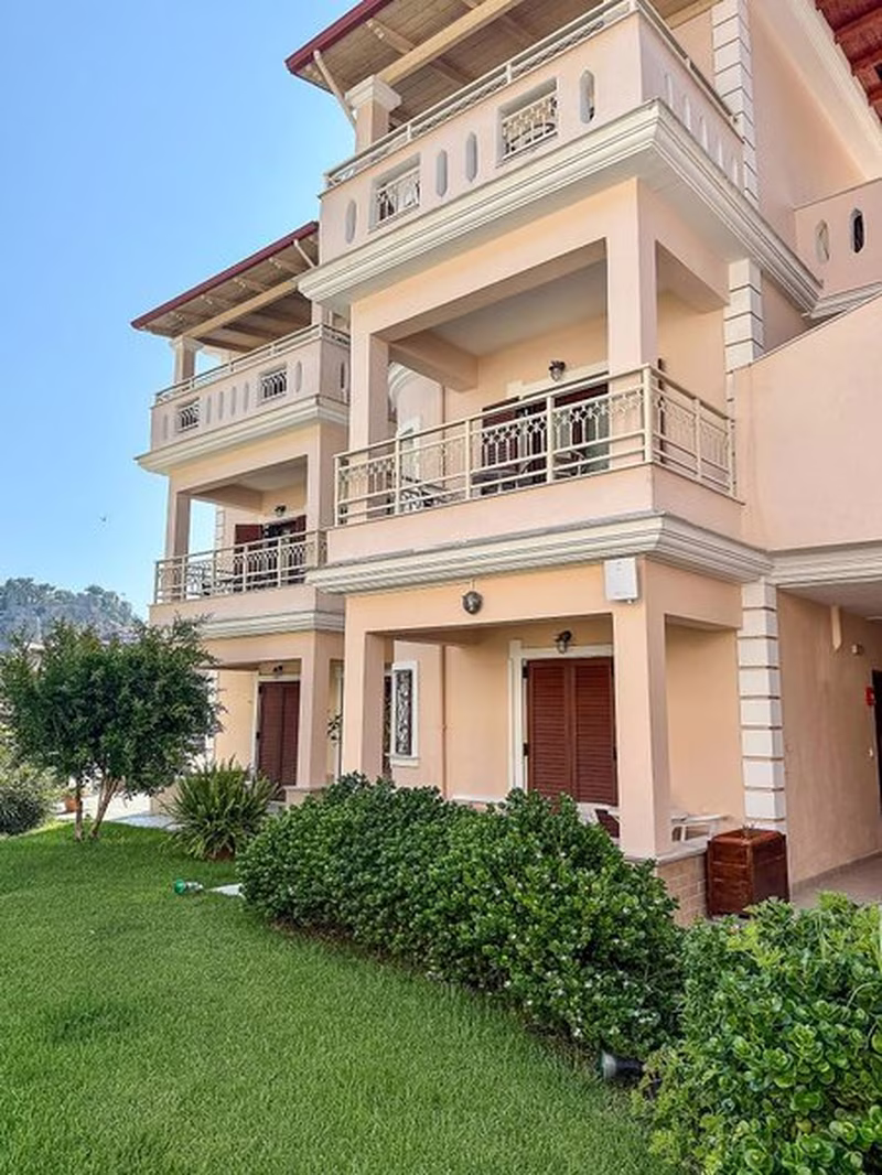 Sifakis House