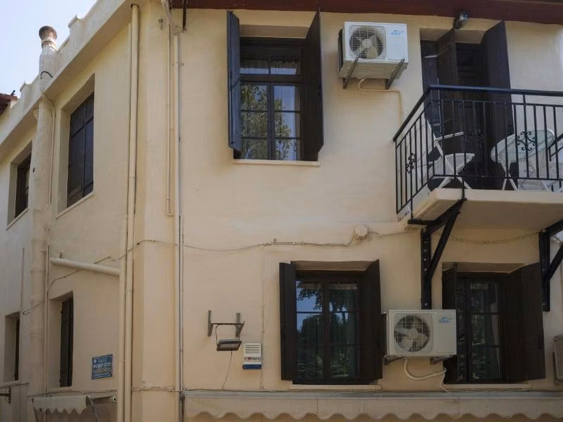 Elia Portou Rooms
