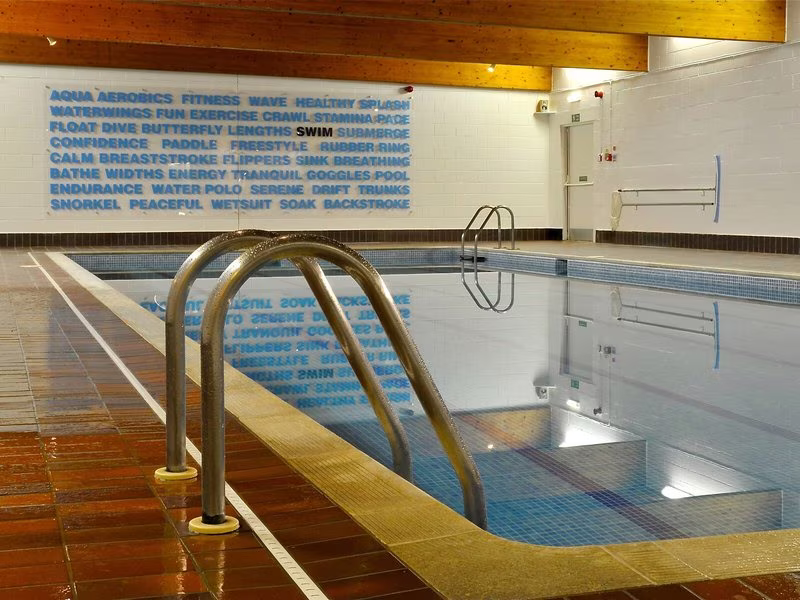 6B3F8DF4E8105E57D4DE40DF5FABBA3C