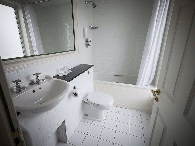 7A51C8C114DA7817A8D81FFC11131AE8