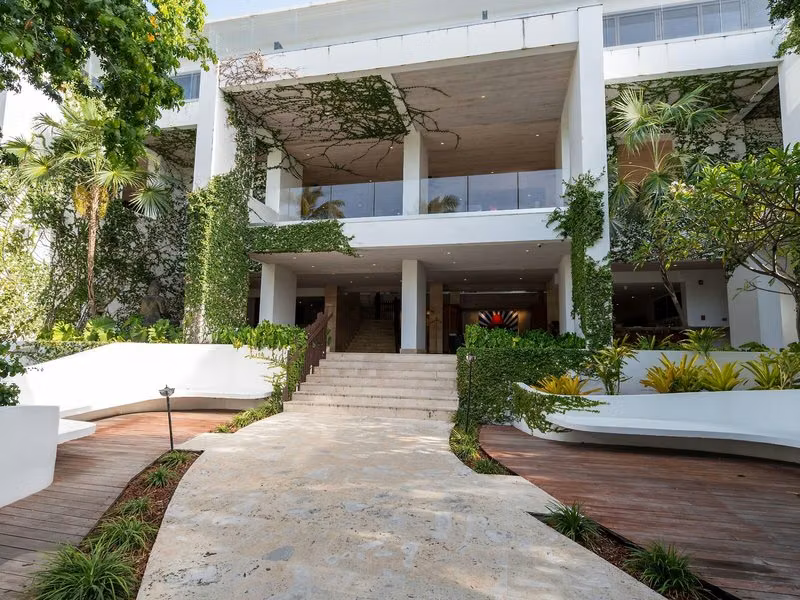 Hodges Bay Resort & Spa, an HQ Luxury Resort & Residences