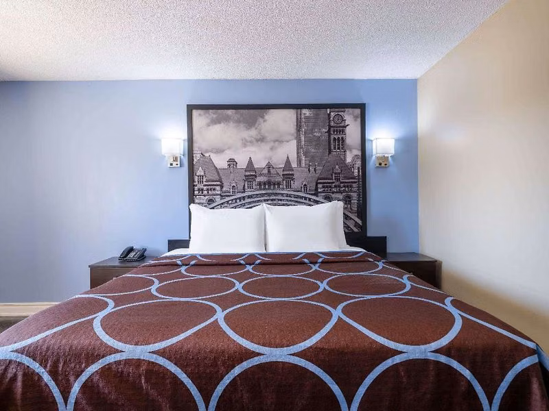 Super 8 by Wyndham Toronto East ON