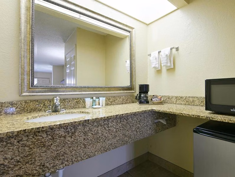 Baymont by Wyndham Orlando East