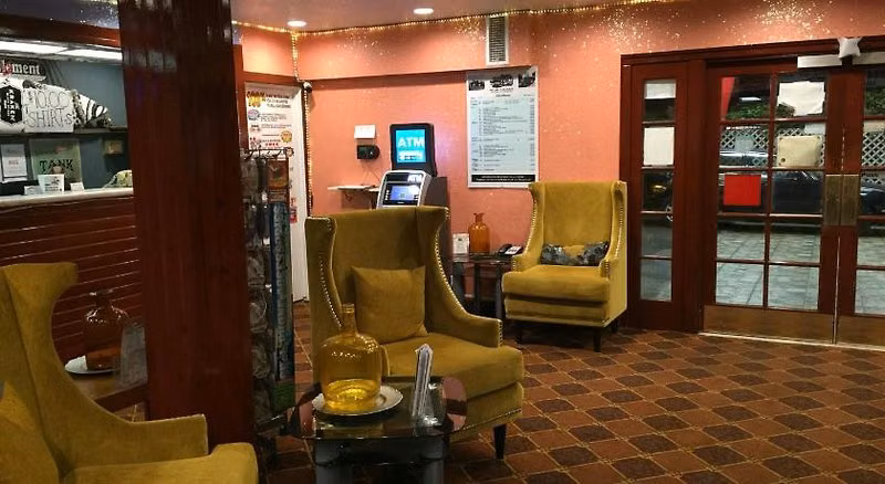 Tradewinds Airport Hotel