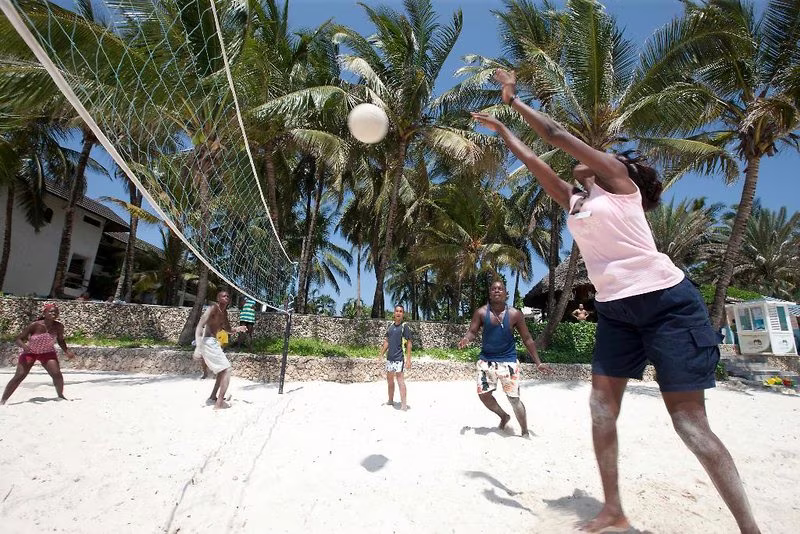 Travellers Beach Hotel & Club