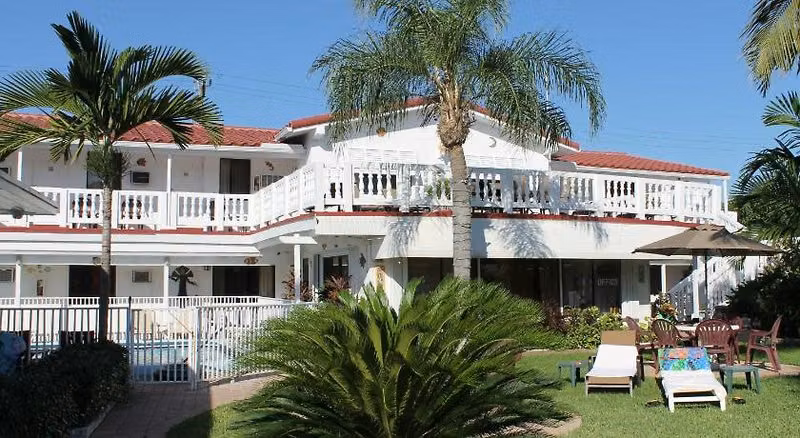 Breakaway Inn Guest House