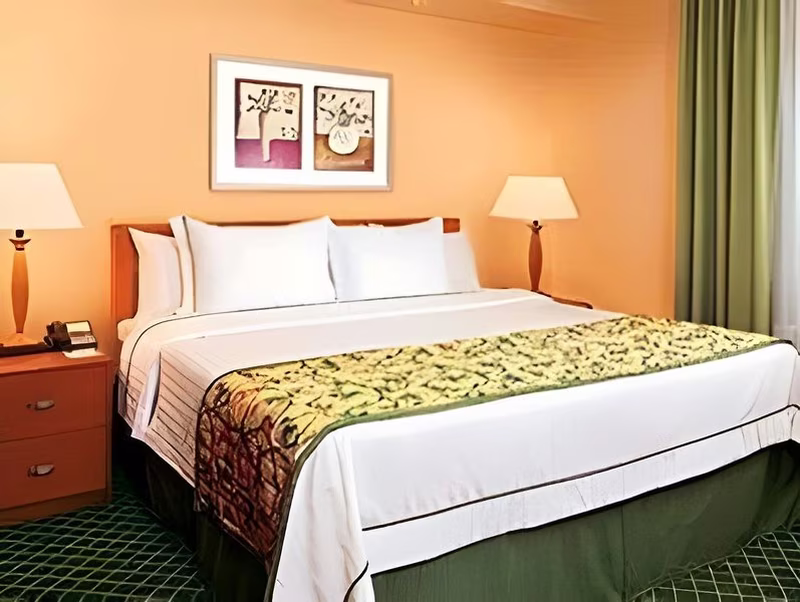 Fairfield by Marriott Inn & Suites Toronto Airport