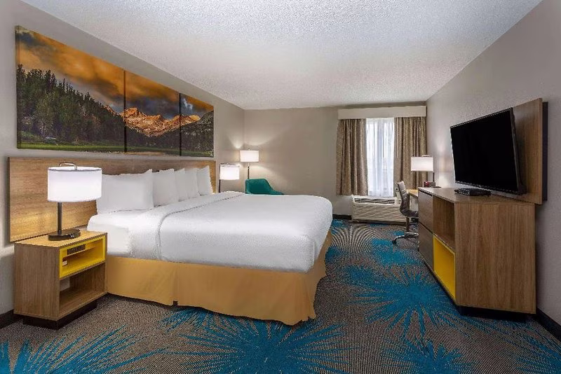 Days Inn & Suites by Wyndham Denver International Airport