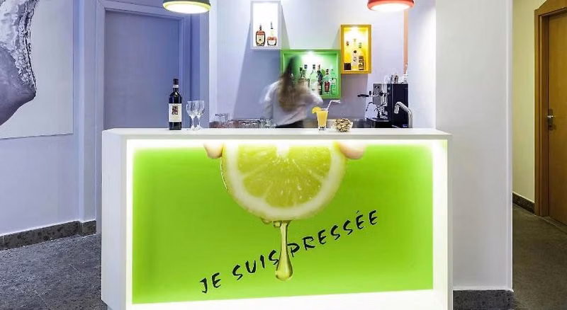 FDE4C0DF03EEAF3E9685A7B06755AE8E