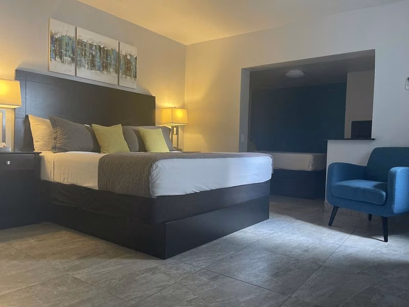 Up Midtown Hotel