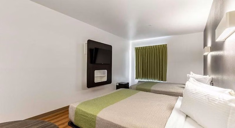 Motel 6 Las Vegas, NV - Motor Speedway