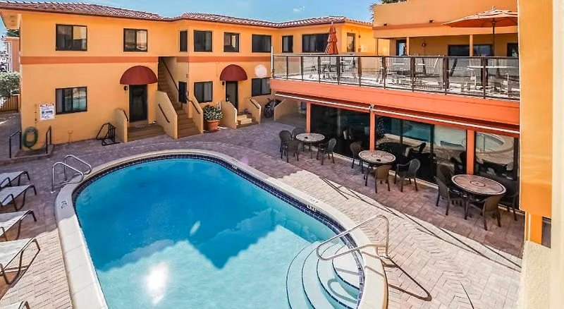 Hollywood Sands Resort