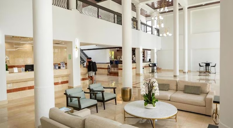 Regency Miami Airport by Sonesta