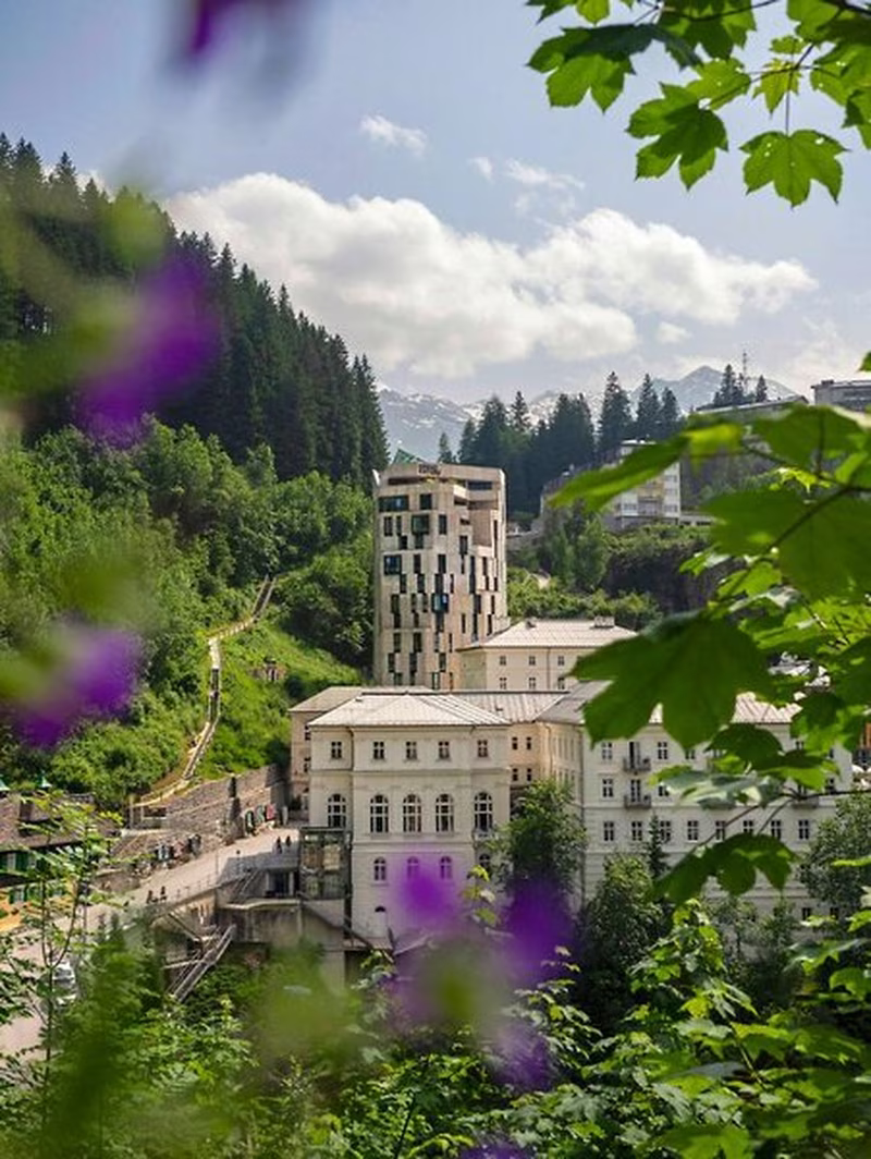 Urban Nature Bad Gastein - Badeschloss
