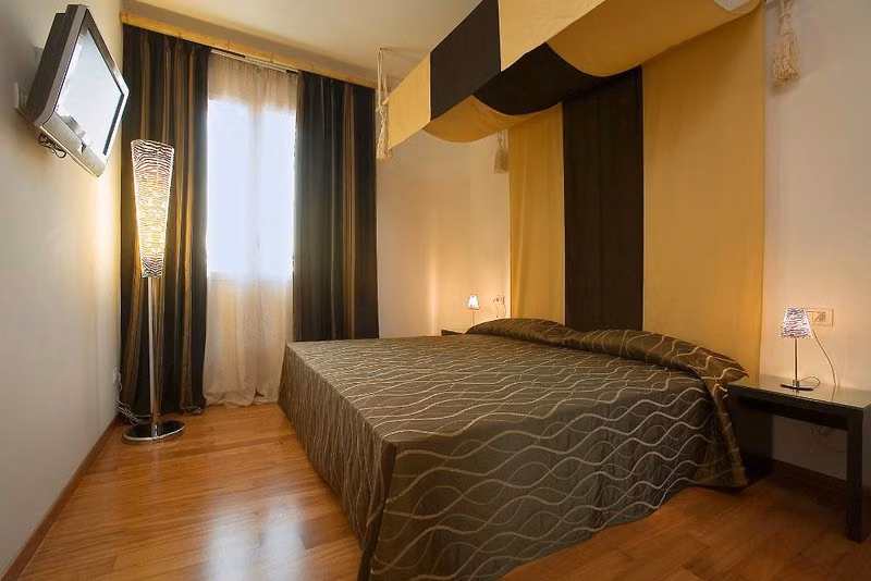 Card International Hotel