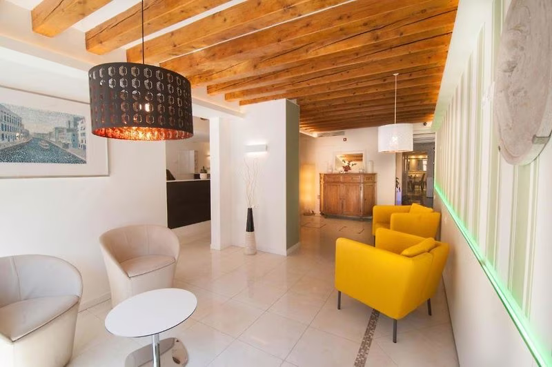 Leone Hotel