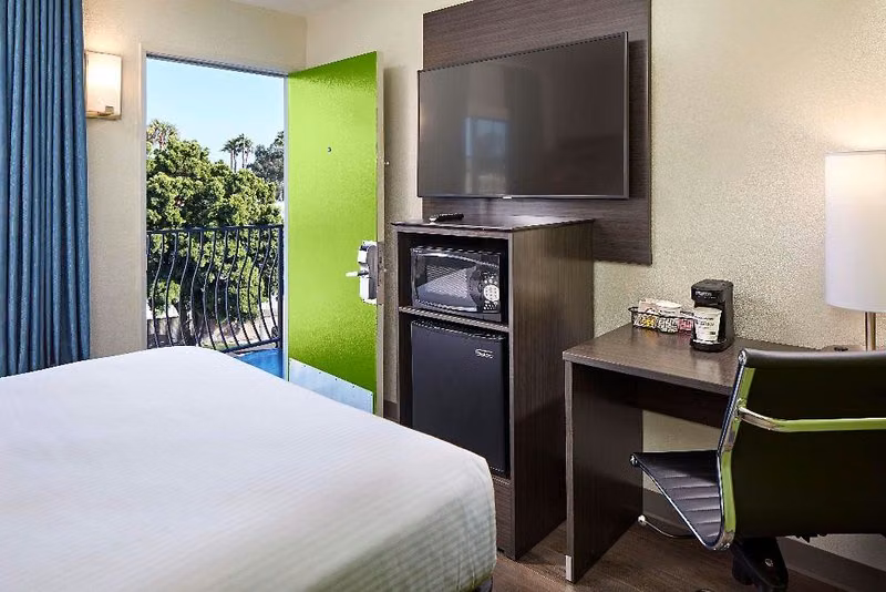 874A93AE60BC40353FB25637F7E2CA41