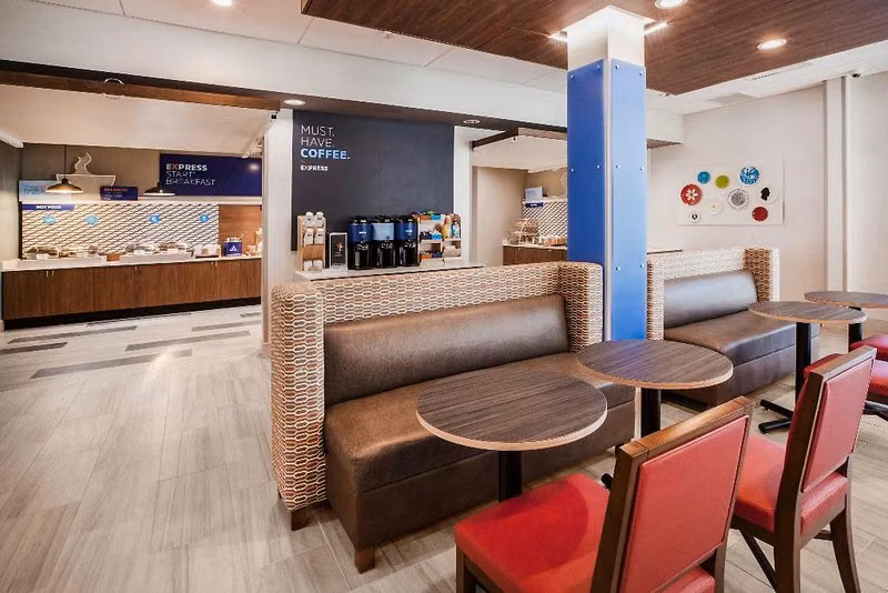 Holiday Inn Express & Suites Calgary Airport Trail NE by IHG
