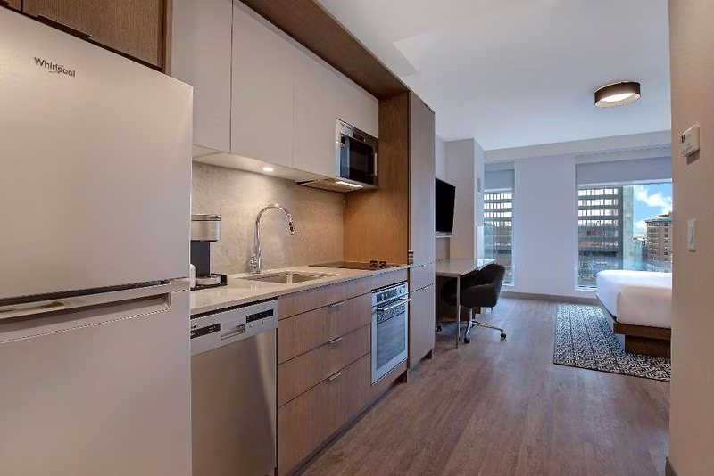 Homewood Suites by Hilton Montreal Downtown, QC